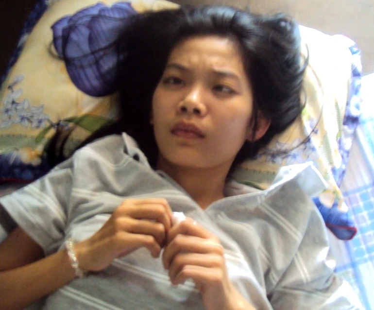 Em Phượng bị u não cần giúp đỡ